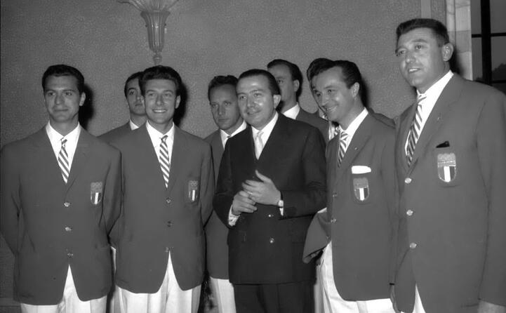 andreotti con alcuni atleti azzurri