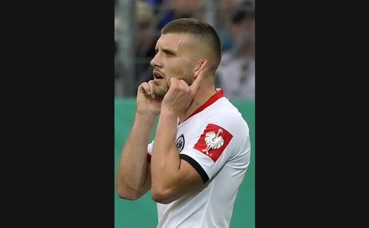 il milan preleva ante rebic dall eintracht