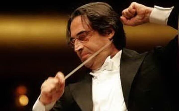 sul suo palcoscenico si sono esibiti i migliori maestri d orchestra tra tutti riccardo muti