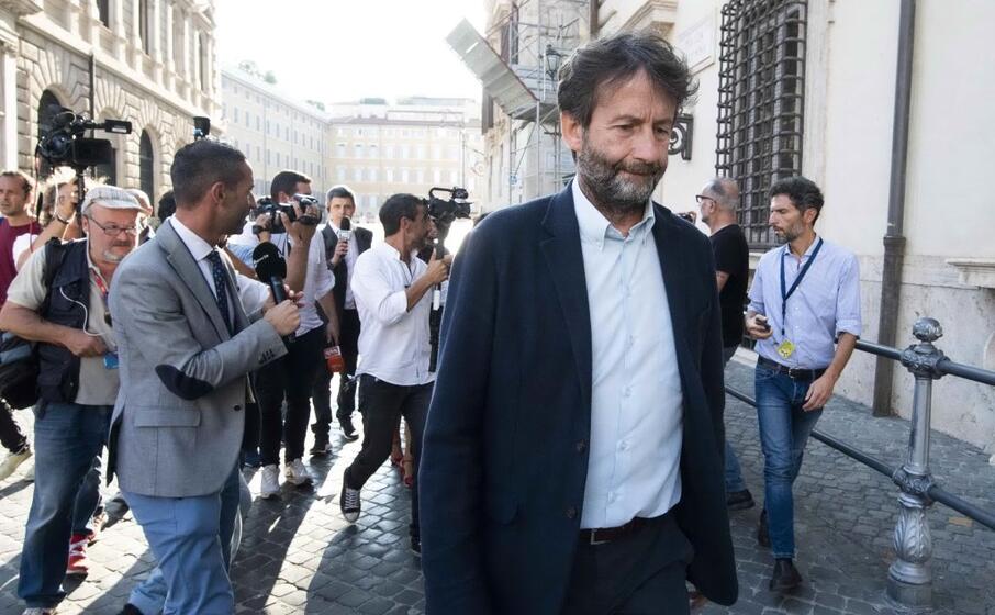 il ministro ai beni culturali e al turismo dario franceschini