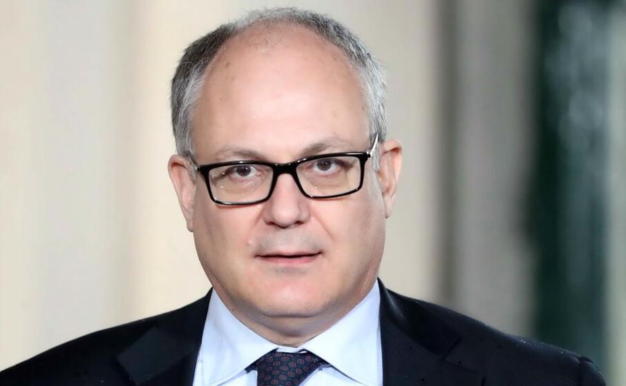 il ministro dell economia roberto gualtieri