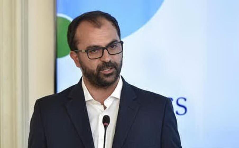 il ministro dell istruzione lorenzo fioramonti