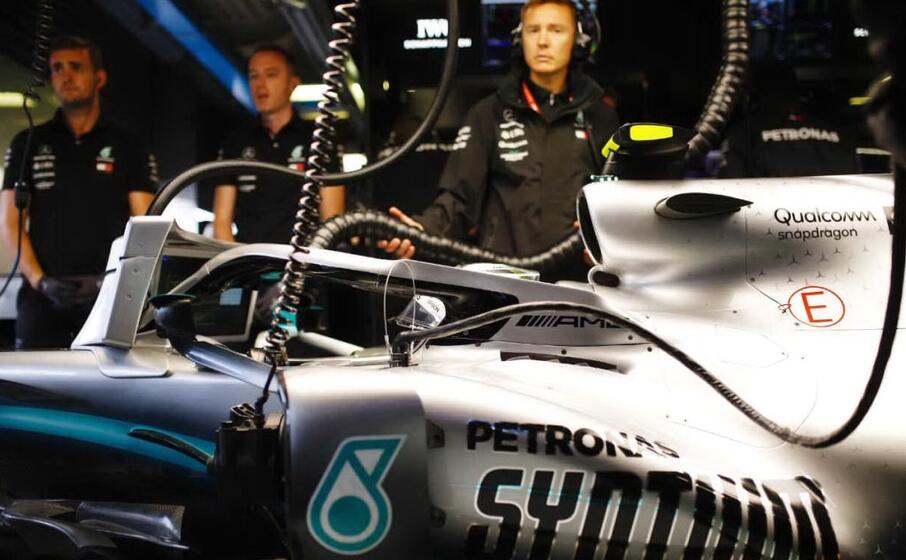 il box della mercedes