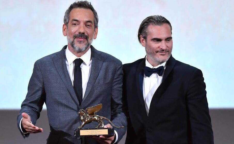 ovazione per il protagonista joaquin phoenix