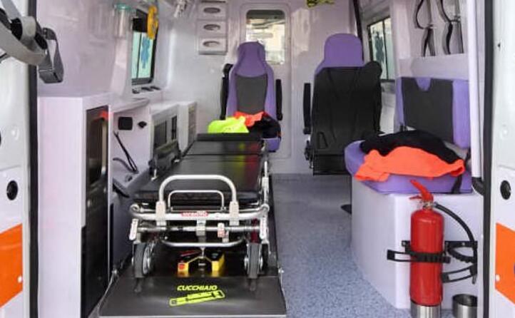 il conducente viene ricoverato all ospedale san francesco di nuoro aveva bevuto