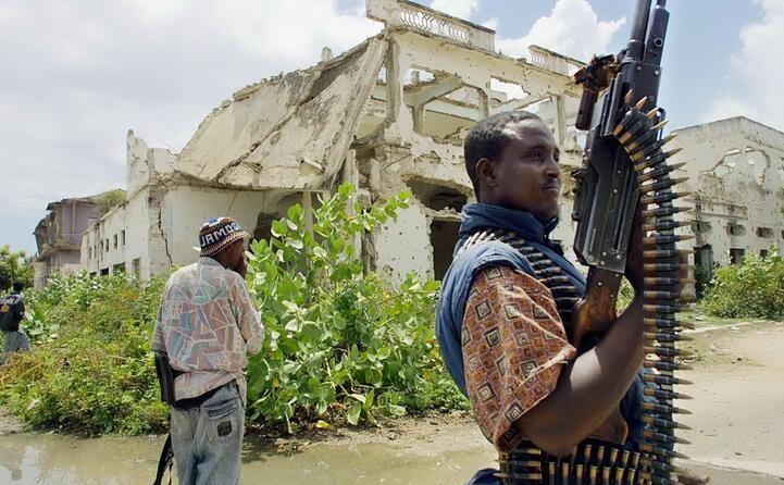 il sequestro avviene a mogadiscio da parte di ribelli armati (archivio l unione sarda)
