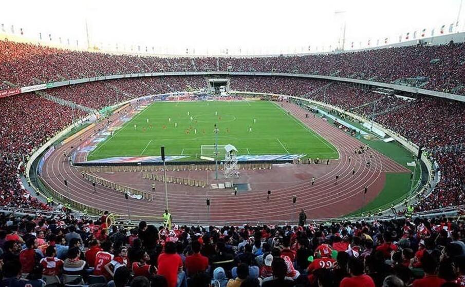 lo stadio azadi di teheran (foto wikipedia)