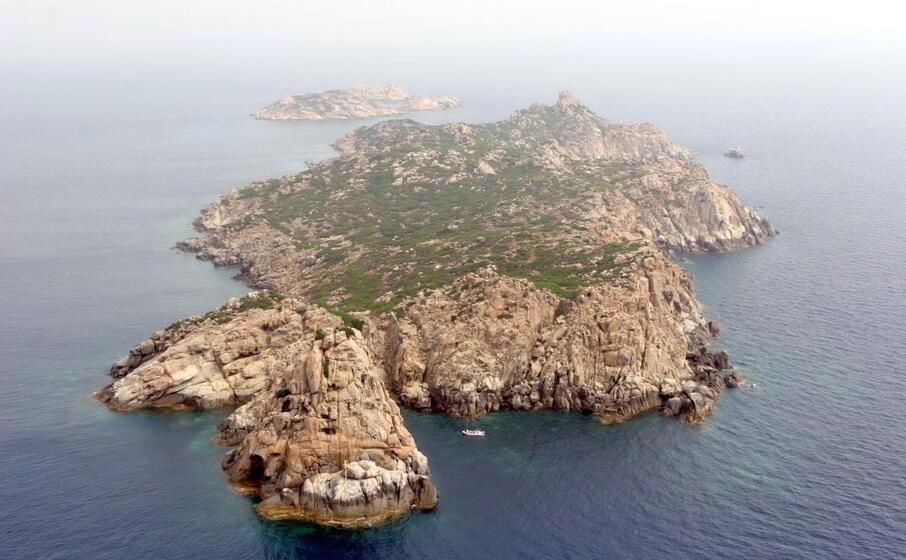 l isola di serpentara (archivio l unione sarda)