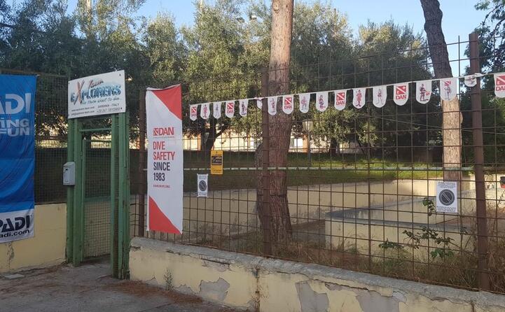 quartu compressore esplode all interno di una scuola per sub (foto l unione sarda serreli)