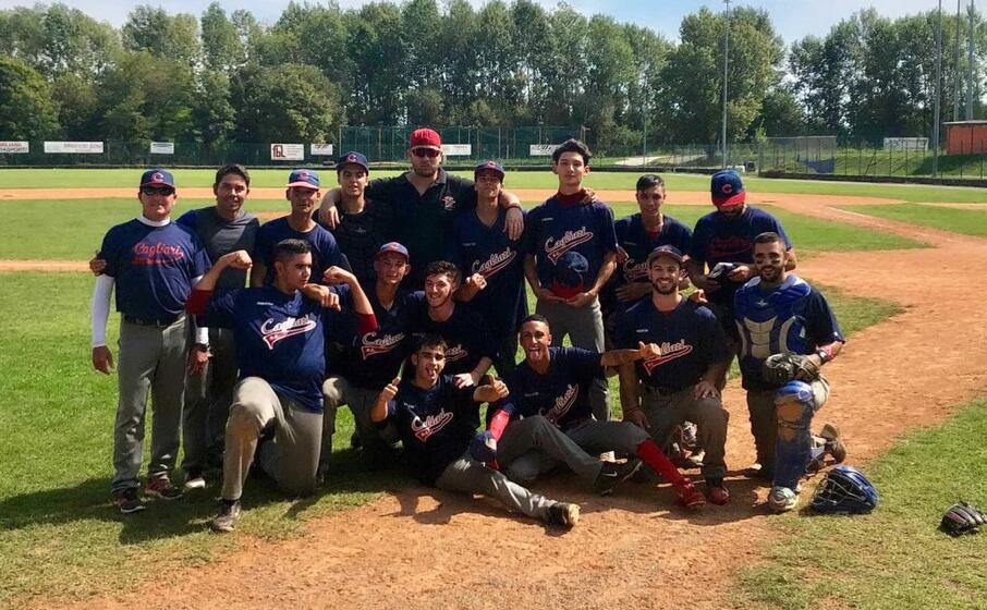il cagliari baseball dopo la vittoria a parma (foto l unione sarda chessa)