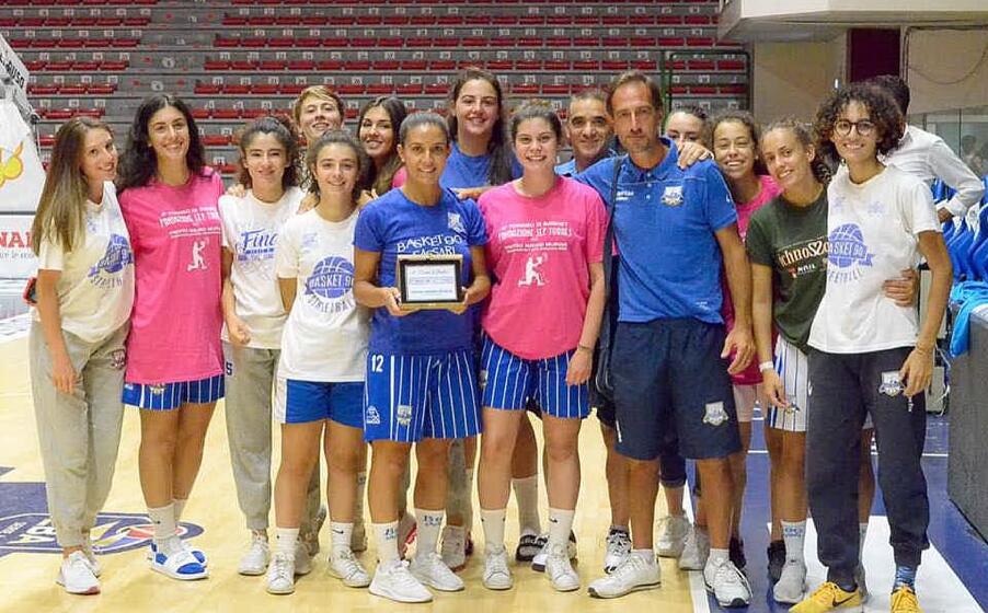 le ragazze del basket 90 (foto giovanni mattu)