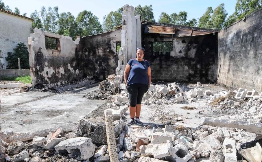 sabrina spada nel fienile distrutto dal fuoco (foto l unione sarda cucca)