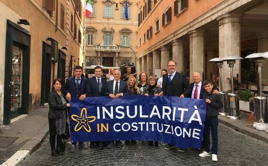 una delle tante manifestazioni promosse dai sardi per il progetto sull insularit (archivio l unione sarda)