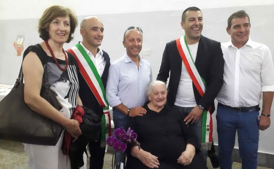 la festa per tzia mariangela zurru (foto pietrino vargiu)