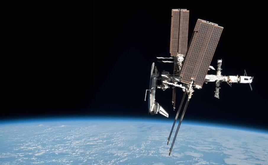 la stazione iss (foto ansa nasa)