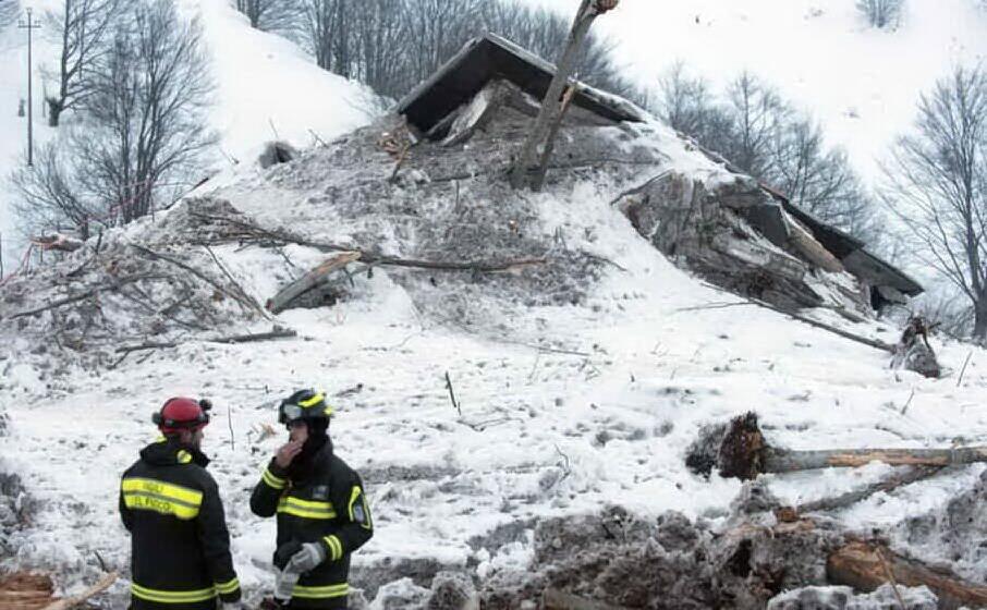 l hotel rigopiano distrutto dopo la tragedia (archivio l unione sarda)