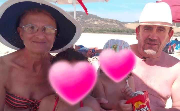 auguri ai nostri nonni gabriele e maurizia dalle vostre adorate nipotine gaia e chiara