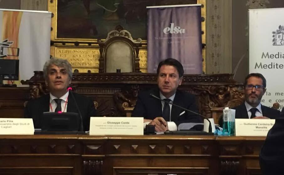 conte durante il convegno (foto max solinas)