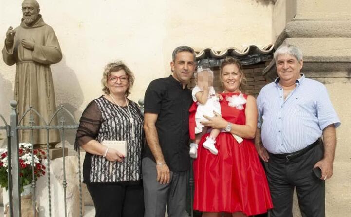 manuele murgia e valentina puddu da maracalagonis auguroni nonno salvio e nonna antonella dalla vostra nipotina greta stella