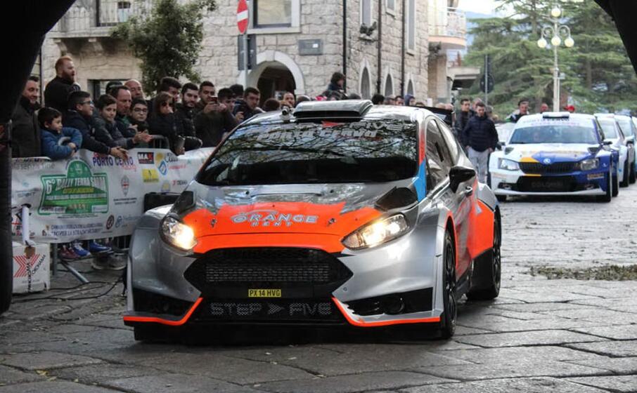 la partenza di uno dei rally degli anni scorsi (l unione sarda chessa)