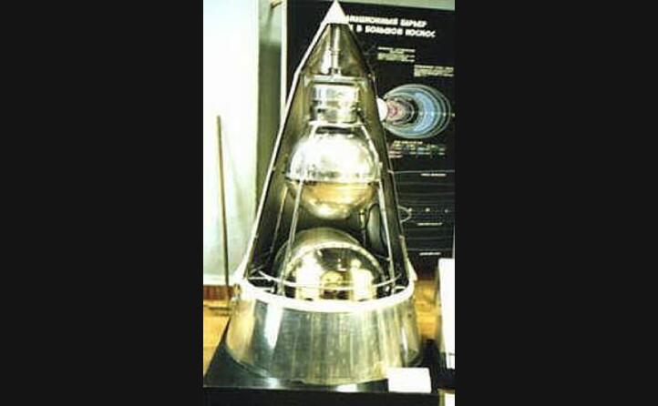 un modello dello sputnik 2 (foto wikipedia)