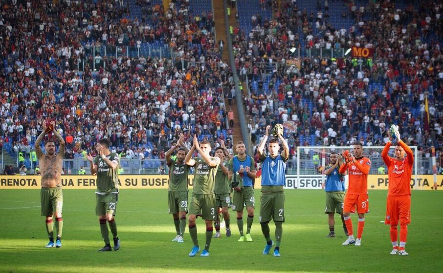 il cagliari festeggia un buon punto all olimpico (foto cagliari twitter)