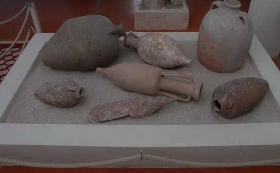 anfore all antiquarium (foto l unione sarda pala)