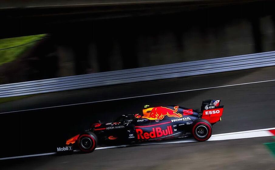 il compagno di squadra di verstappen alexander albon