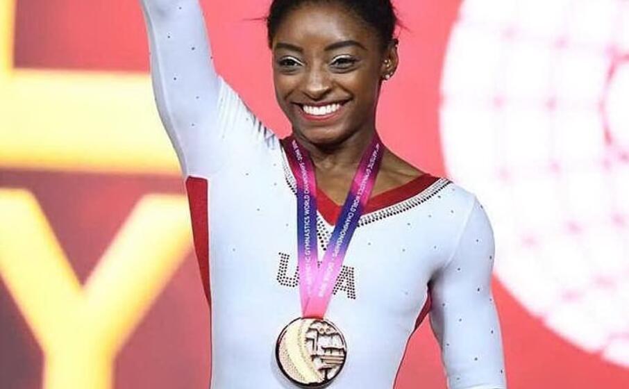simone biles (foto facebook)