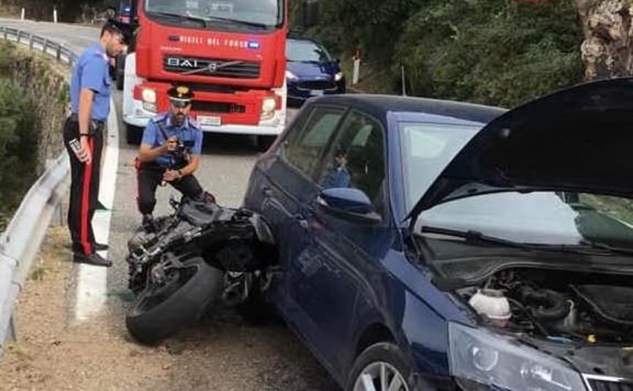 i rilievi dei carabinieri (foto vigili del fuoco)