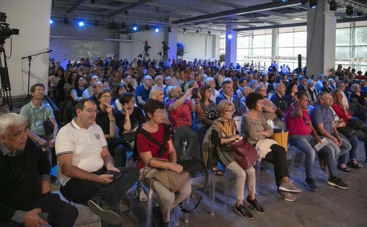 il folto pubblico
