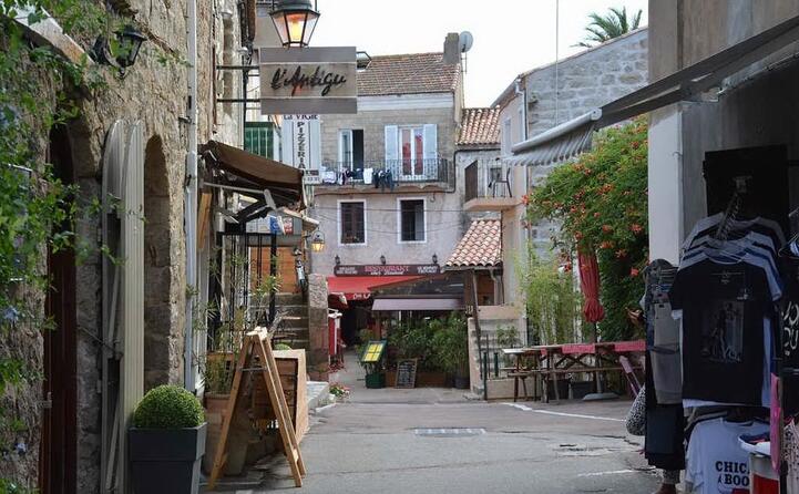 porto vecchio in corsica qui stato rintracciato il latitante (foto flickr)
