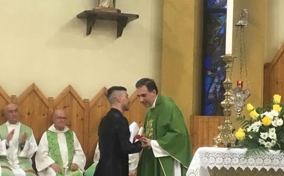 l insediamento del parroco (foto l unione sarda serreli)