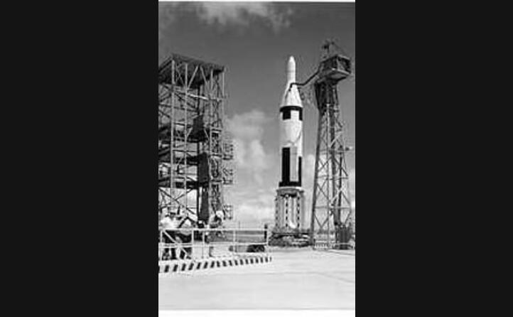 parliamo del forte contrasto tra usa e urss sul dispiegamento di missili balistici sovietici a cuba