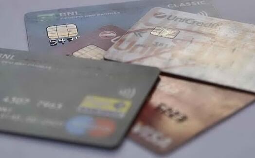 carte di credito (archivio l unione sarda)