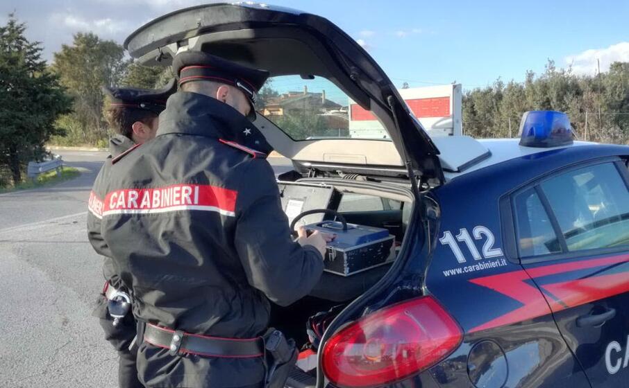 i controlli con l etilometro dei carabinieri della compagnia di isili (foto l unione sarda pintori)