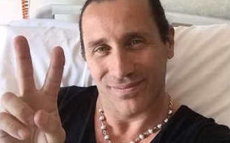 povia in ospedale (foto da instagram)