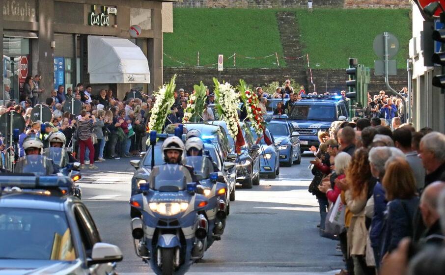 il corteo funebre