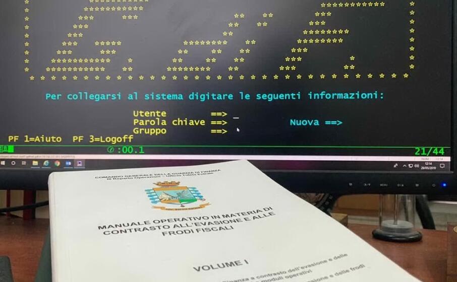 (foto guardia di finanza)