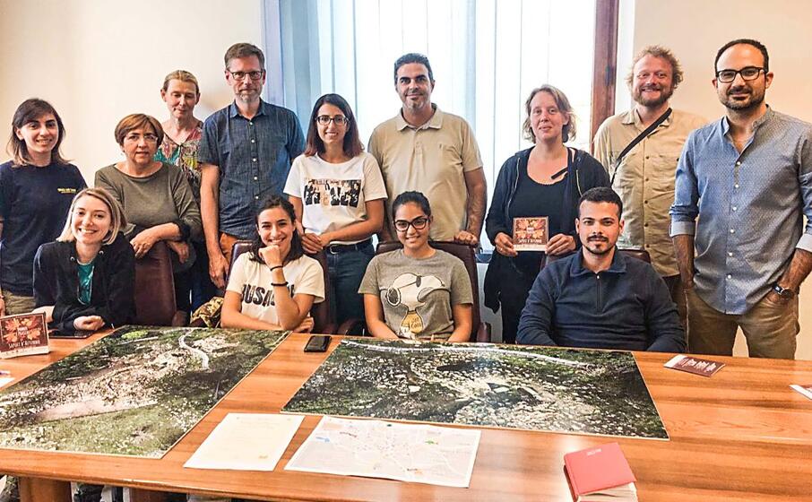 il team dell universit danese con il sindaco di vallermosa francesco spiga e alcuni assessori foto angelo cucca