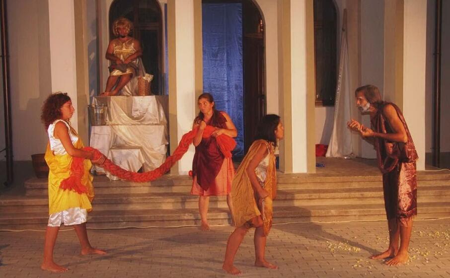 uno spettacolo del teatro s arza (foto facebook)