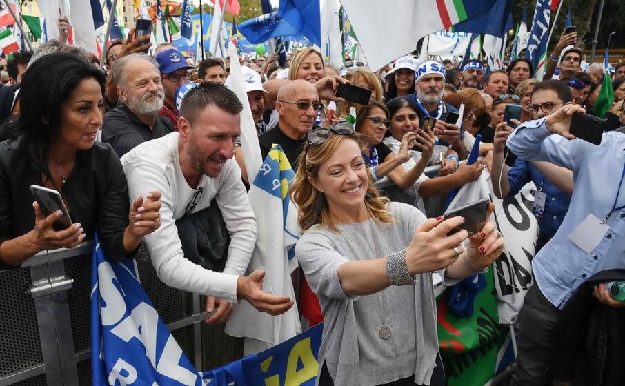200mila persone secondo la lega si sono radunate in piazza san giovanni
