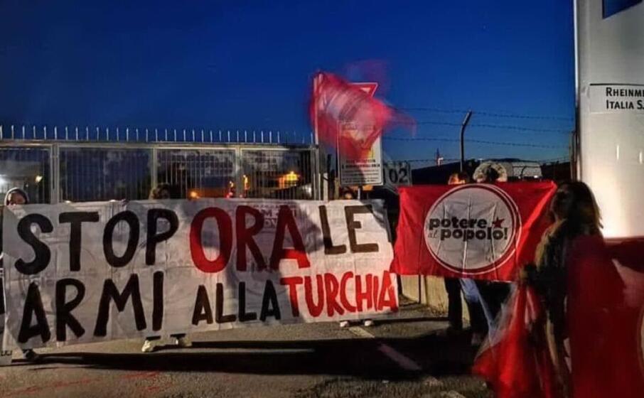 la protesta alla rheinmetall spa di roma organizzata da potere al popolo (foto l unione sarda farris)