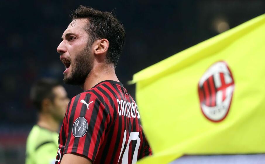 calhanoglu trascinatore dei suoi (ansa)