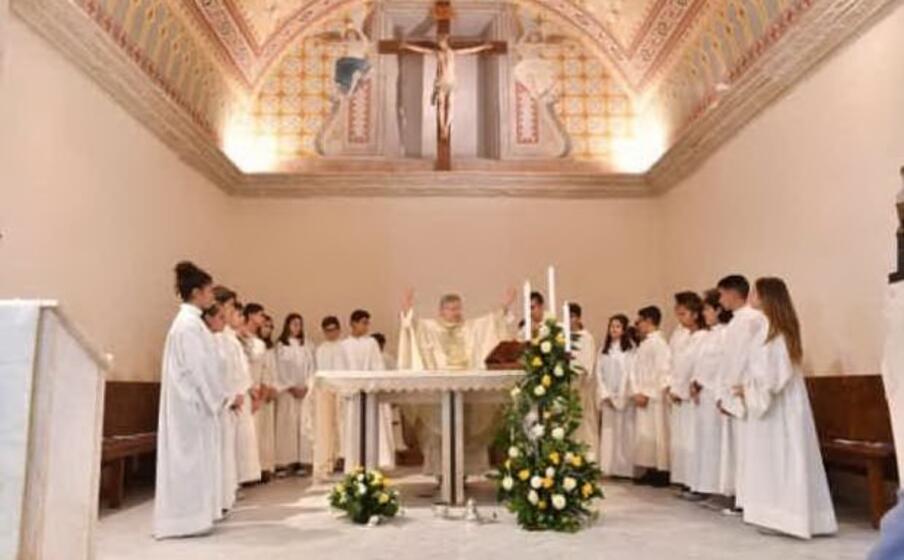 la cerimonia di riapertura e benedizione della parrocchia di marrubiu (foto l unione sarda pintori)