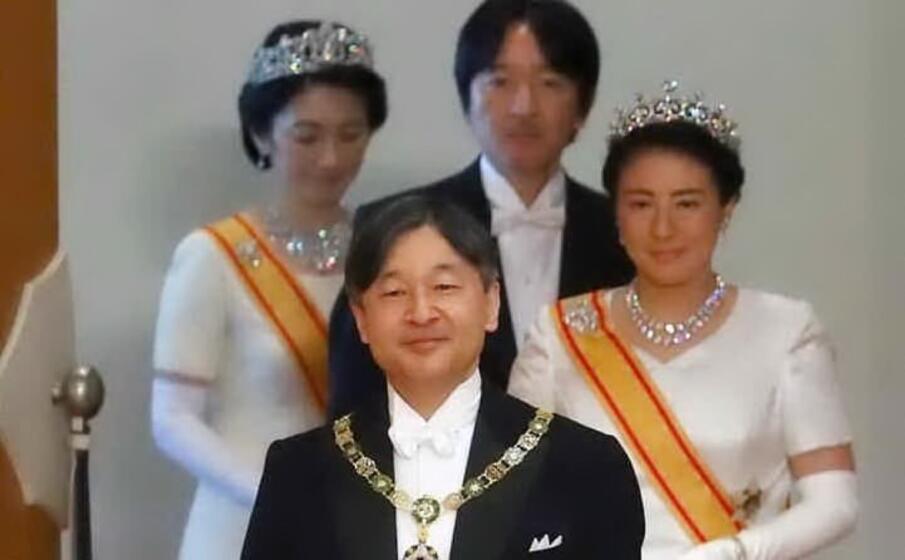 l imperatore naruhito (archivio l unione sarda)