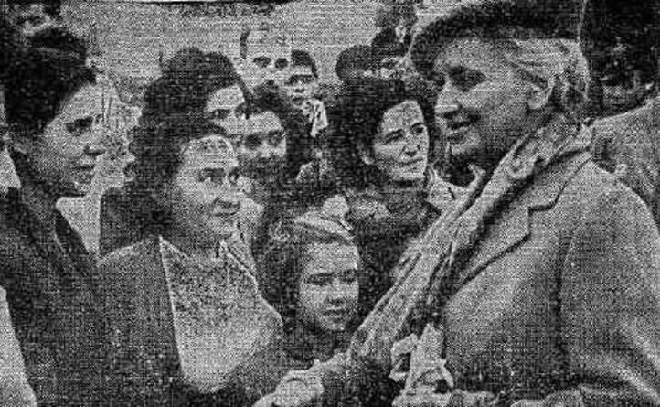 donna ida ha accompagnato il marito nel viaggio nell isola (archivio l unione sarda)