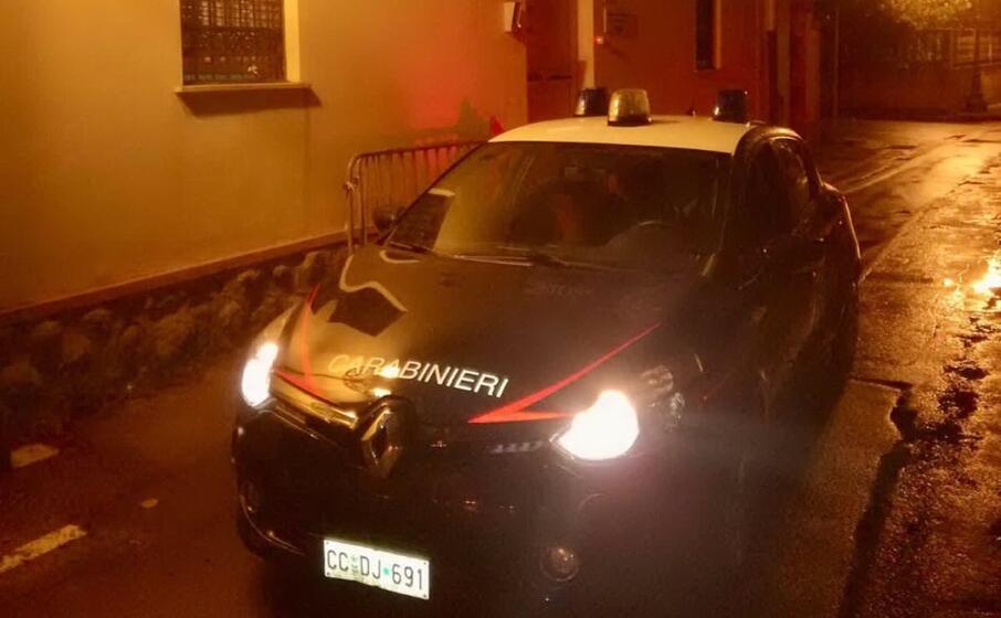 l auto dei militari (foto carabinieri di carbonia)