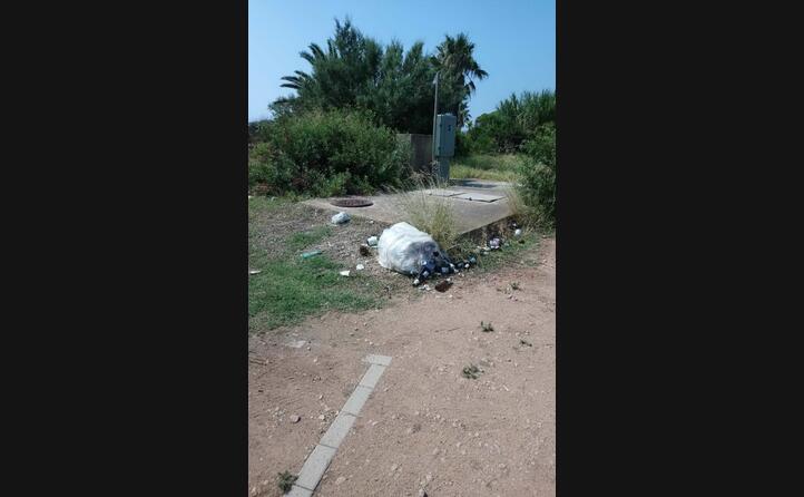 area di parcheggio a pagamento zona poetto a quartu sant elena la foto inviata da chiara teresa perra (02 09 2019)