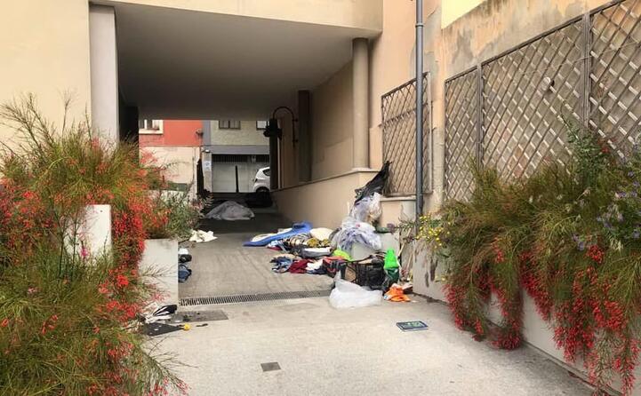 degrado e sporcizia a cagliari tra viale mameli e via pola la foto di giovanni pintore (21 04 2019)